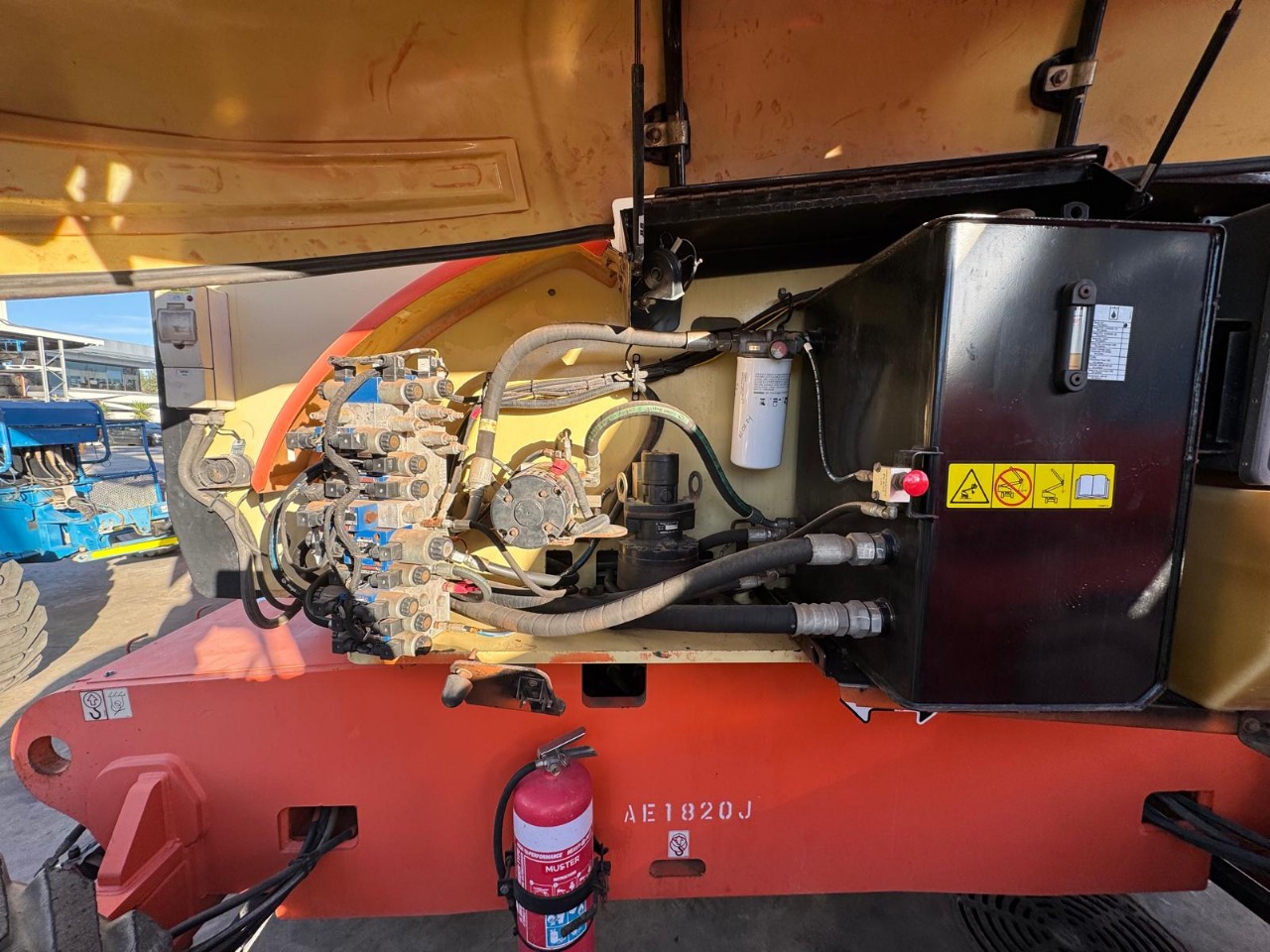 Sold - Scissor Lift - View 3